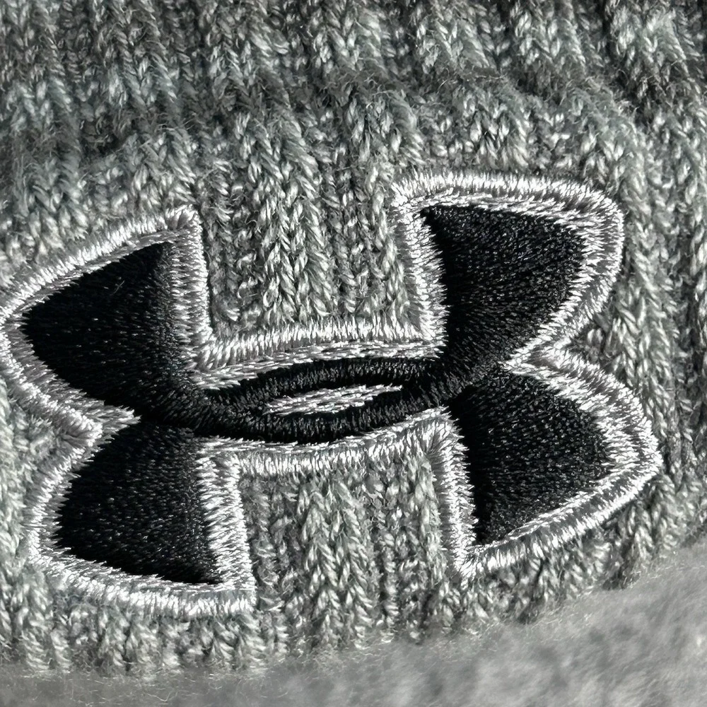 Under Armour Youth Stephen Curry SC Pom Beanie Hat Black Gray OSFA Cuffed Knit